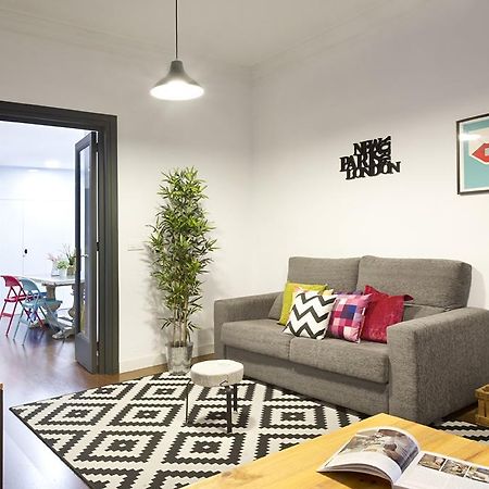 Apartemen 185 m² dengan 8 kamar tidur dan 4 kamar mandi pribadi di Eixample Barcelona Bagian luar foto