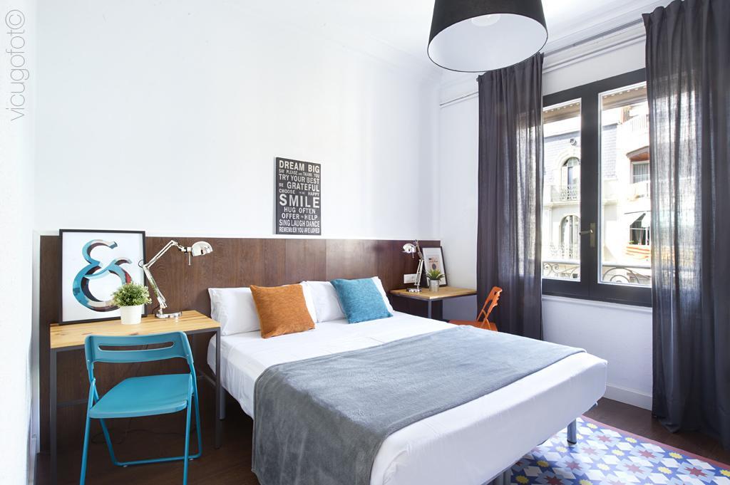 Apartemen 185 m² dengan 8 kamar tidur dan 4 kamar mandi pribadi di Eixample Barcelona Ruang foto