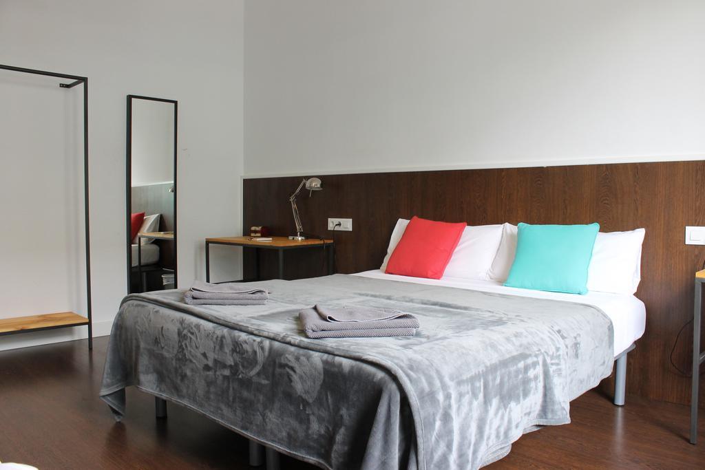 Apartemen 185 m² dengan 8 kamar tidur dan 4 kamar mandi pribadi di Eixample Barcelona Ruang foto