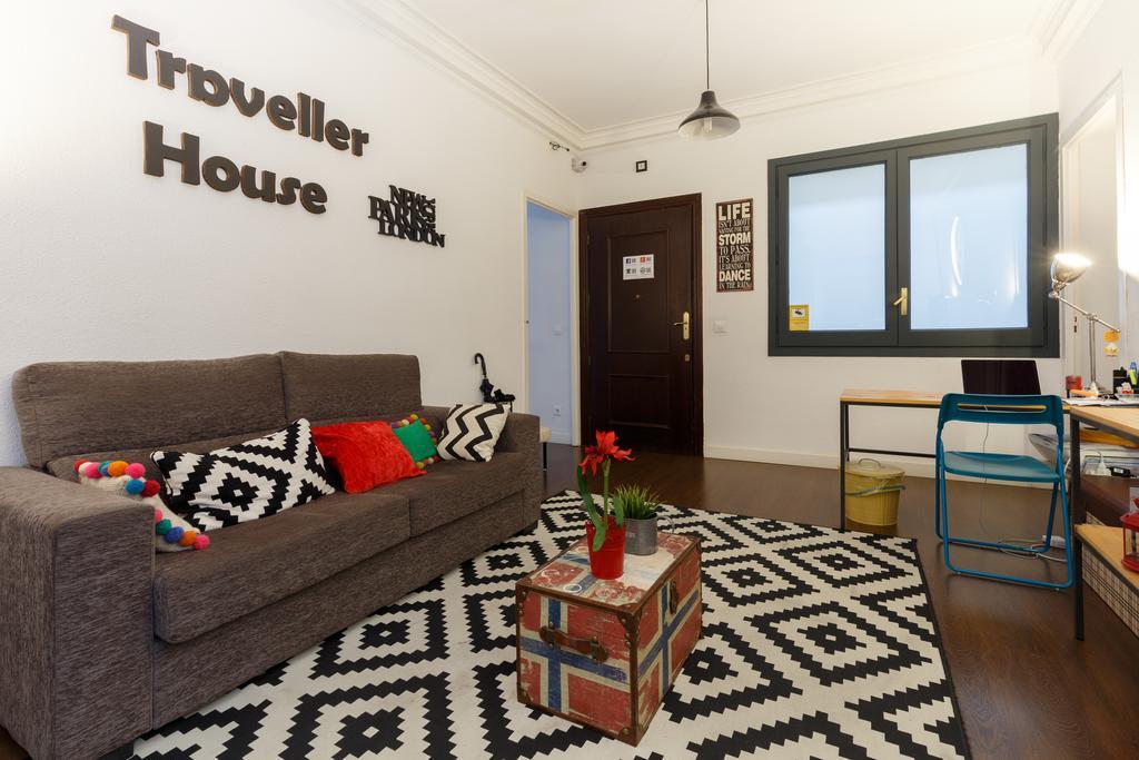 Apartemen 185 m² dengan 8 kamar tidur dan 4 kamar mandi pribadi di Eixample Barcelona Bagian luar foto